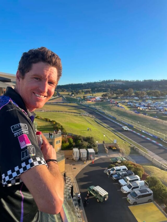 Crew Chief Whiteline Racing Pete Jones top of the world well done🏁👍